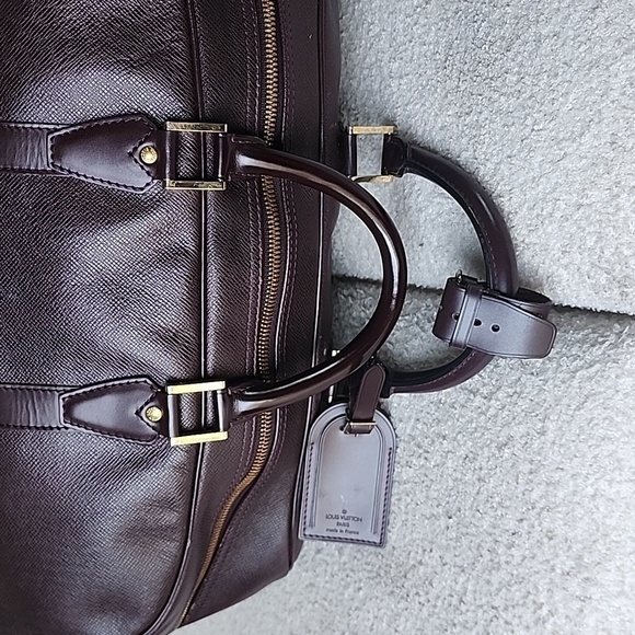 Authentic Rare Burgandy Louis Vuitton Kendall Taiga leather duffle bag - Picture 6 of 15